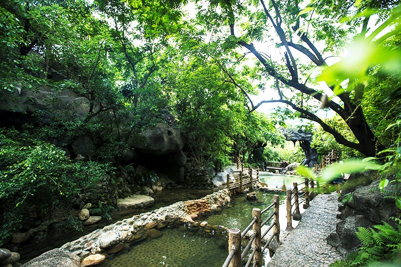 개울산책로 (Stream-Side Paths)